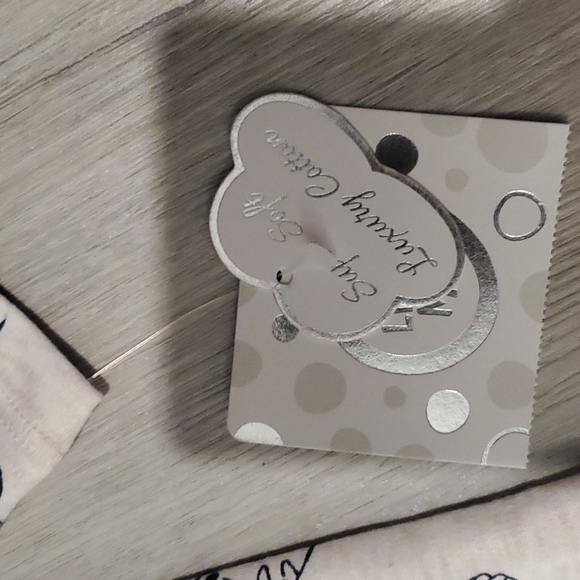 🌺 Little Me baby pj 🌺 - Picture 3 of 4